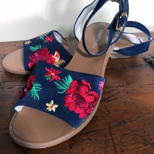 Kenneth Cole embroidered sandals